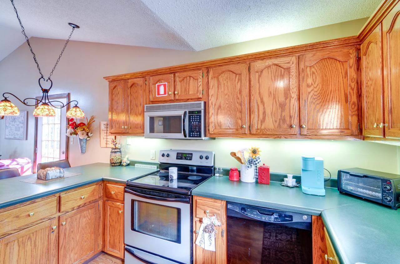 Burnside Resort Cabin With Hot Tub And Outdoor Spots! Luaran gambar
